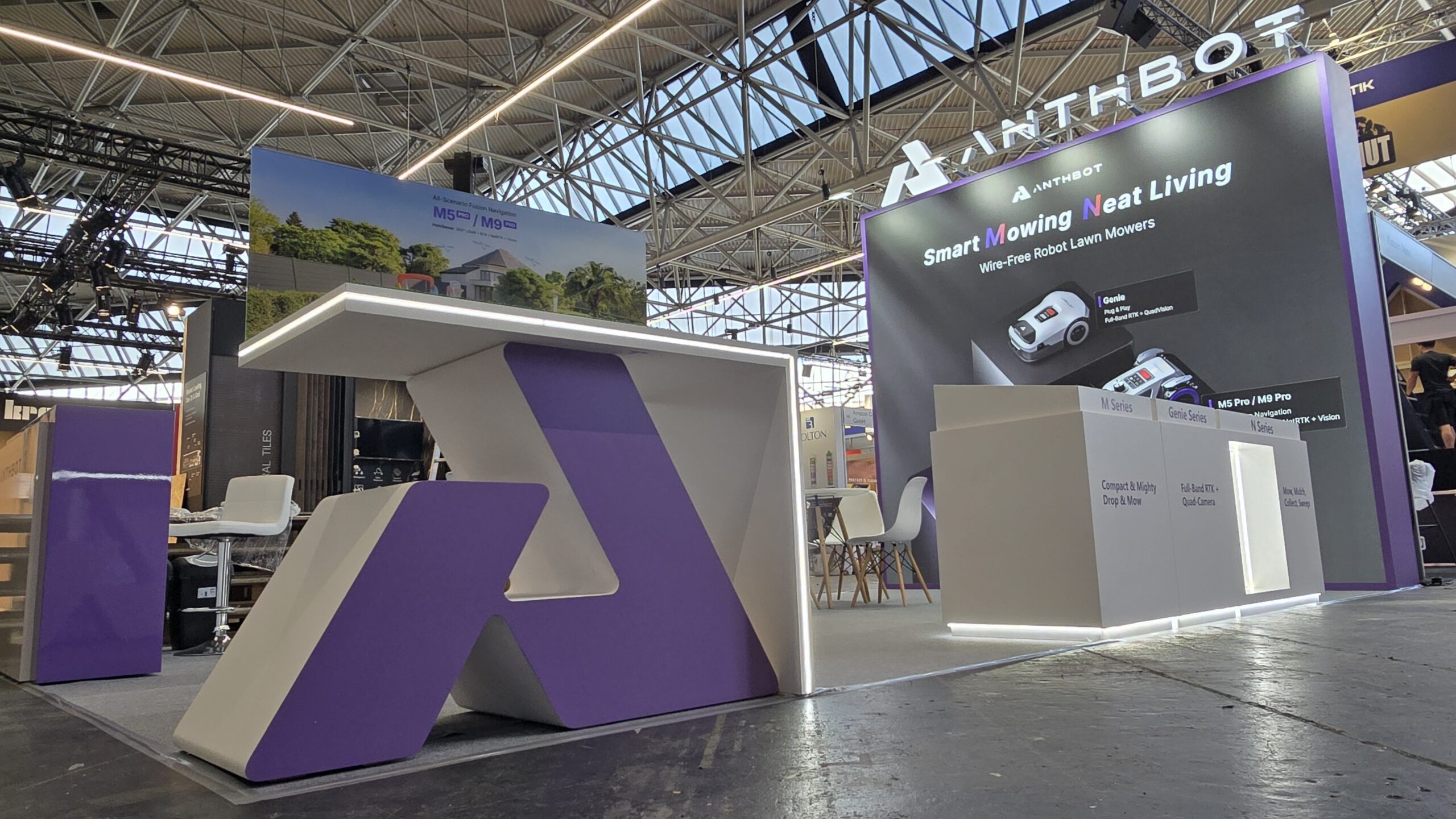 Exhibition stand built by PremiumStand for Anthbot